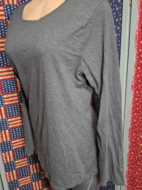 **Hanes Men's Long-Sleeve Scoop Neck Tee - Charcoal** - Picture 2 of 5